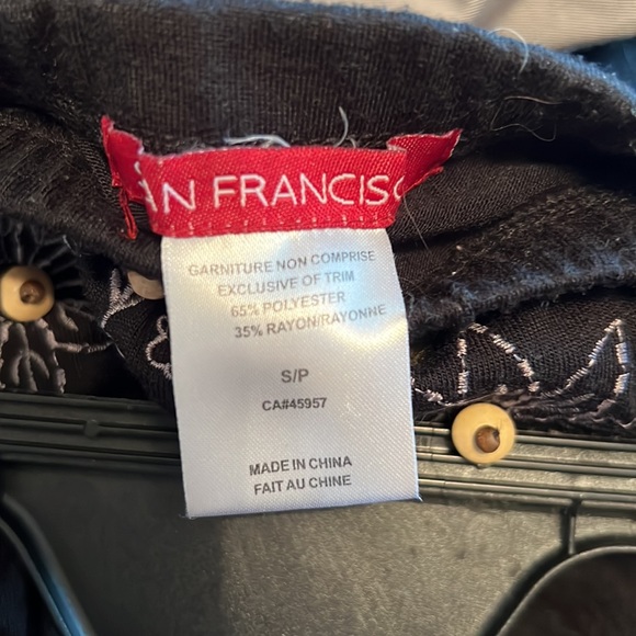 Black skirt with beads - Picture 4 of 4